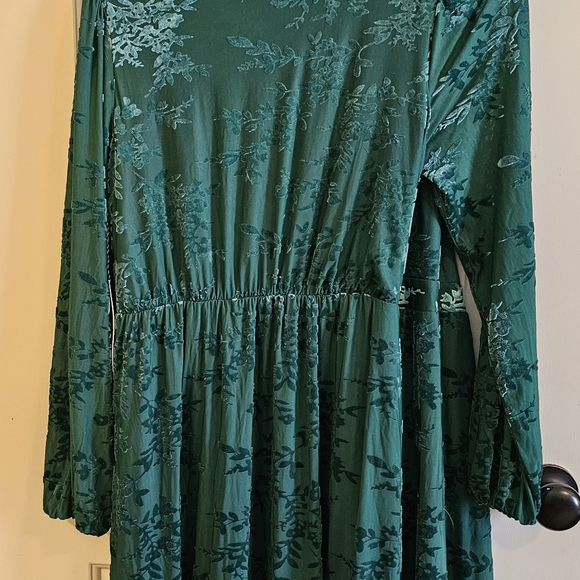 Draper James velvet Green wrap dress, size large, new with tags - Picture 3 of 3